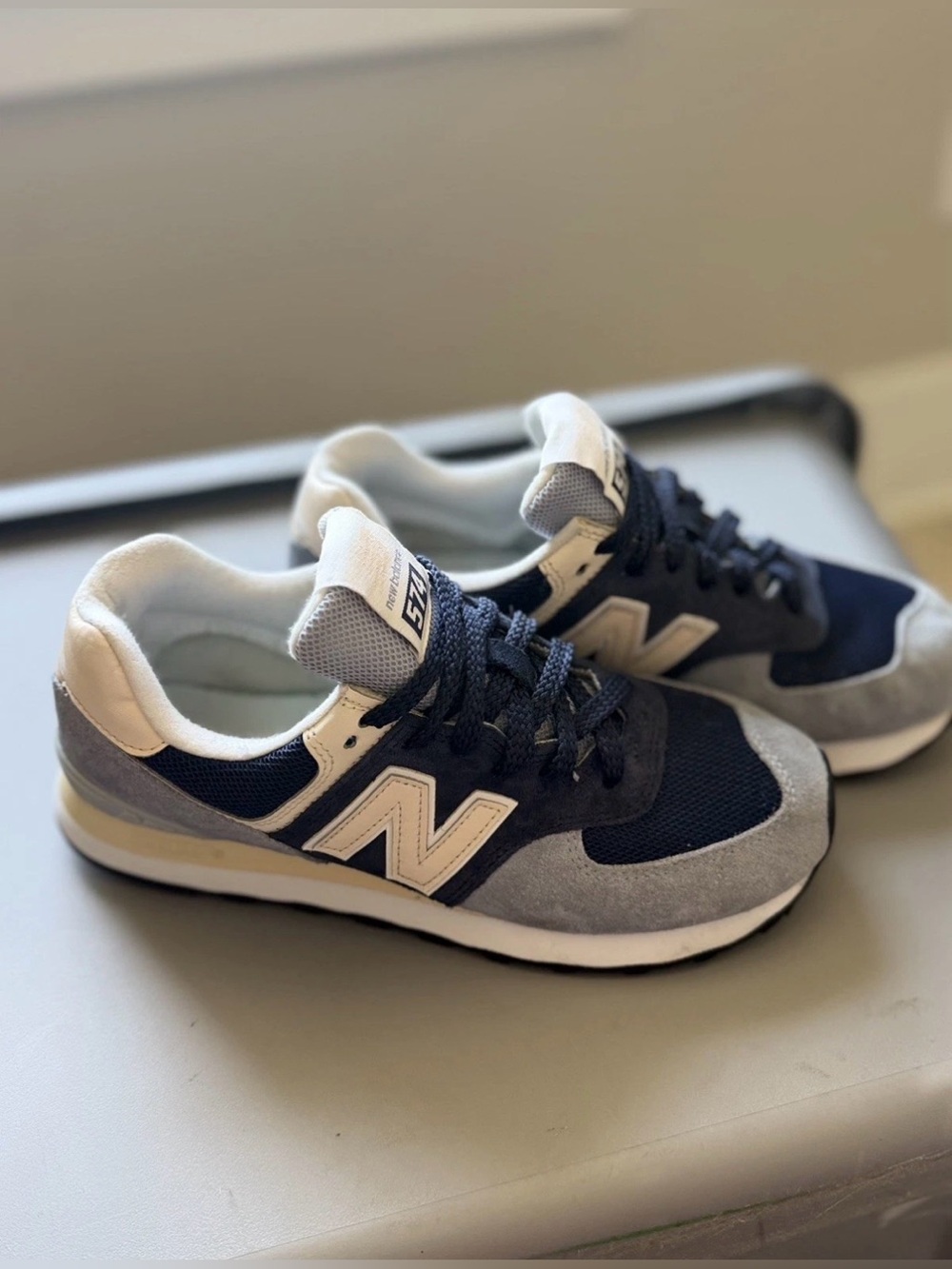 New Balance 574 Beach Blue Suede Sneaker Navy White Athletic Shoe sz8 unisex